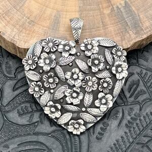 THE BOYZ SILVER Mexico Sterling Silver Heart Shaped Pendant 3-D Flowers & Leaves